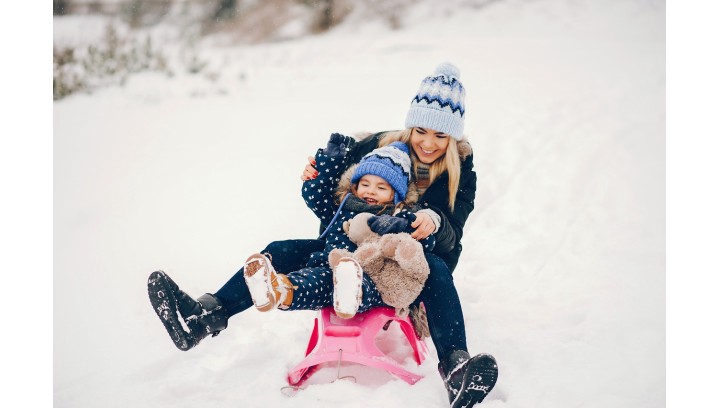 Zimowe szaleństwo: jak spędzać czas z dziećmi na świeżym powietrzu?